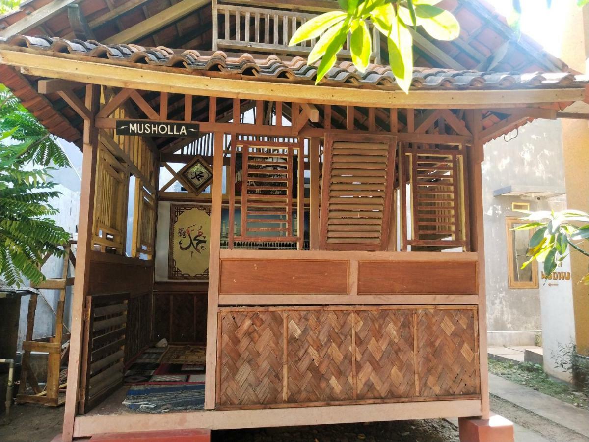 Surya Guest House Probolinggo Exterior photo